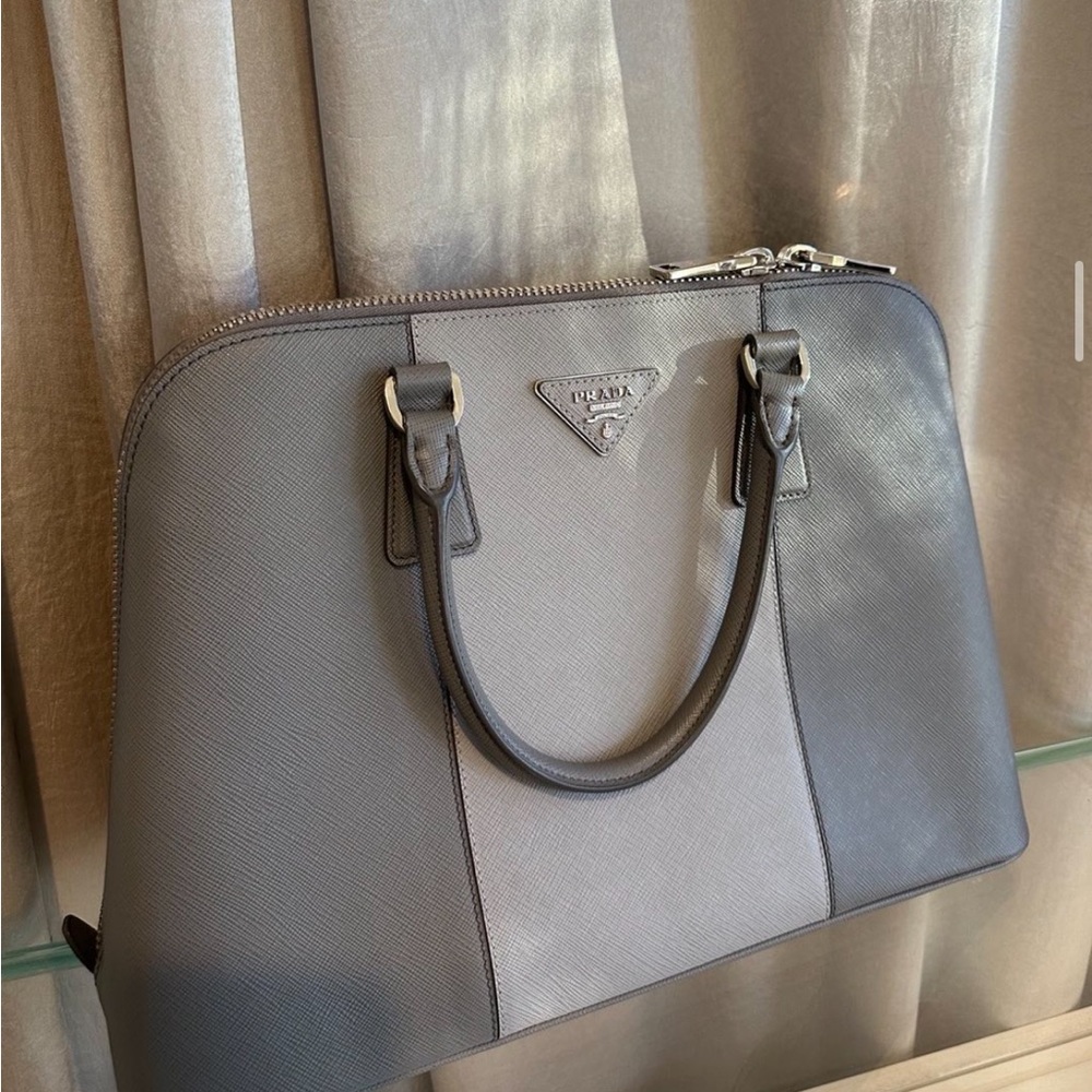 Prada Two Tone Grey Saffiano Lux Leather Promenade Satchel 1️⃣3️⃣0️⃣0️⃣